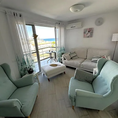 Apartment Marvelous Sea & Garden View, Near Carihuela
